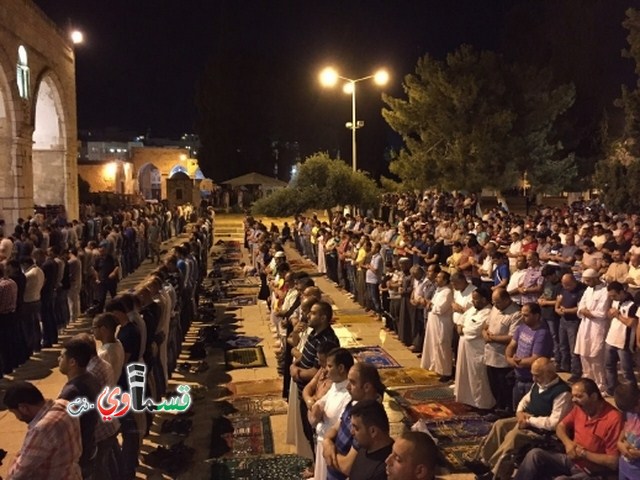 الجمعه الاولى من رمضان وعشرات الالاف من المصلين يزحفون نحو الاقصى